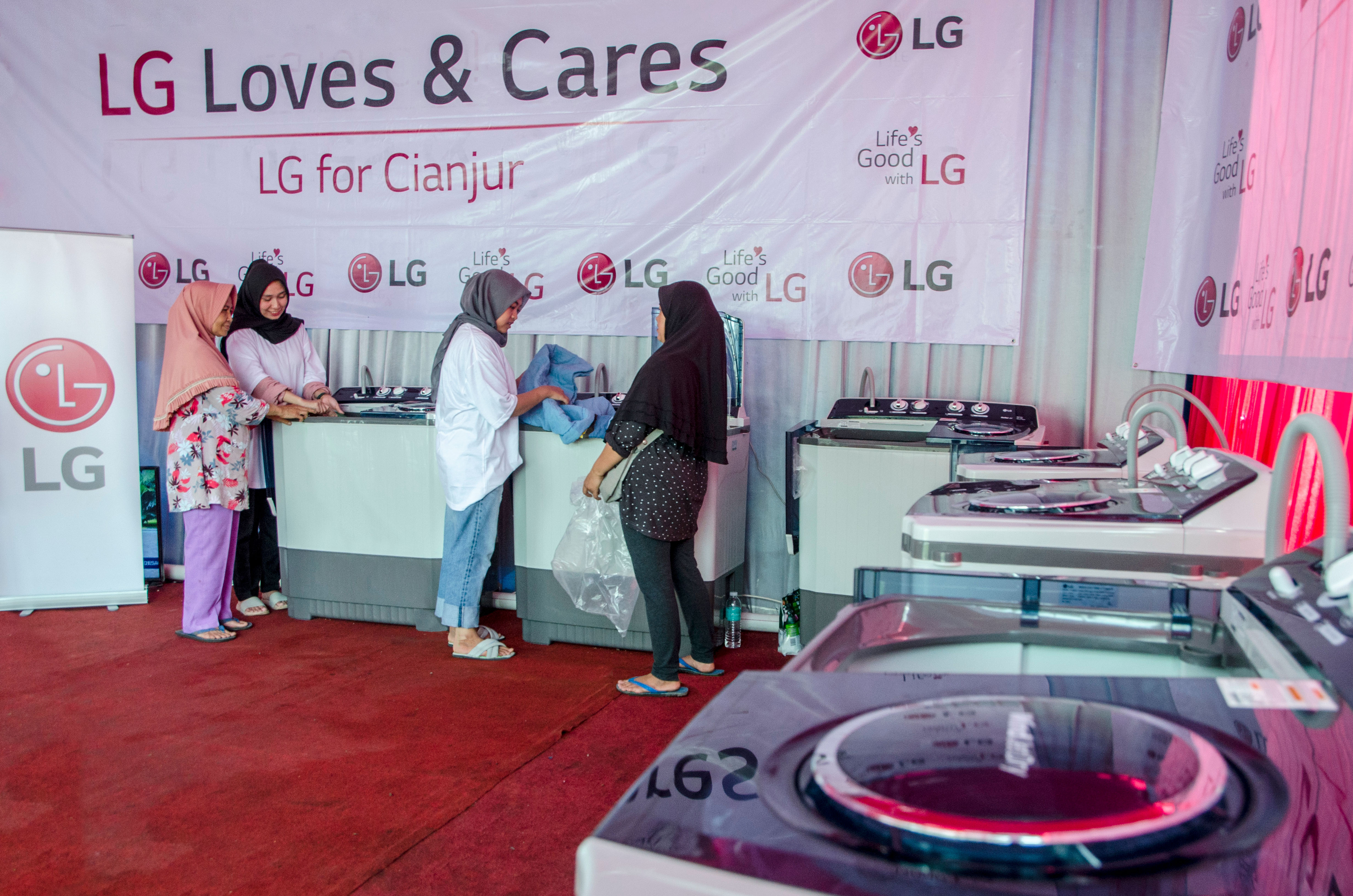 LG Loves & Cares
